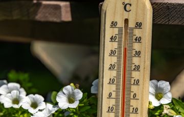 10 طرق ذكية لتبريد المنزل خلال موجات الحر