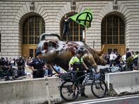 The group 'Extinction Rebellion' has organized protests and sit-ins around the globe today to push for action against climate change. Drew Angerer/Getty Images/AFP Drew Angerer / GETTY IMAGES NORTH AMERICA / AFP