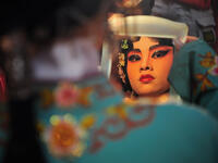 Actor make up for the performance Chinese opera (Shutterstock)	