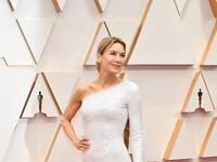 Renée Zellweger steps on the red carpet in a custom Armani Privé