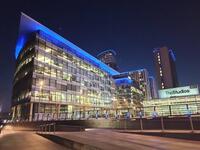 UK landmarks lit up blue for the NHS staff fighting coronavirus. (Twitter)