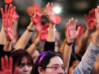 Thousands of Mexican women strike to protest femicide (Twitter)