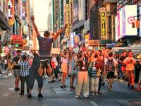 42nd Street, Manhattanhenge in New York City (Twitter)