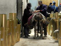 There are no cars. Most of the Fez medina, which contains close to 10,000 streets, is completely carfree, though you might see the occasional motorbike zooming through a crowd of people /Photo Ewelina Lepionko