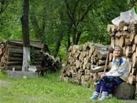 An elderly woman living in a small village near Arad, Romania/Photo by Ewelina Lepionko