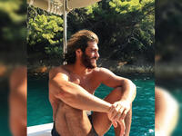 Can Yaman topless