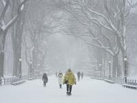 The National Weather Service issued storm warnings from Virginia to Maine -- a swathe home to tens of millions of people -- and forecast snowfall of 18 to 24 inches (45-60 centimeters) in southern New York, northeastern New Jersey and parts of southwest Connecticut.  TIMOTHY A. CLARY / AFP