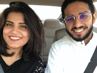 تعرفت لجين على فهد البتيري أثناء عرض فيلم من ألف إلى باء، الذي شارك الأخير ببطولته في مهرجان أبوظبي السينمائي، وفي أكتوبر 2014 ترددت شائعات عن خطوبتهم، وتم تأكيد خبر الخطوبة وإعلان عقد القران في 25 نوفمبر 2014.