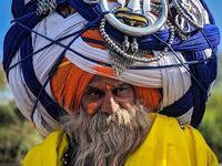 The proud owner of the world's largest Turban