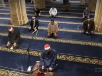 مصر: وافق وزير الأوقاف على فتح المسجد قبل وبعد صلاة التراويح بـ10 دقائق فقط، وحظر موائد إفطار، وعدم السماح بإقامة اعتكاف، واستمرار غلق الأضرحة ودورات المياه ودور المناسبات.