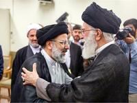 تتلمّذ رئيسي على يد علماء كبار كآيات الله علي مشكيني، نوري الهمداني وفاضل لنكراني، كما حضر أبحاث الخارج في الفقه والاصول عند آية الله علي الخامنئي، وآية الله مجتبى الطهراني وآية الله المرعشي النجفي.