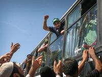 صفقة تبادل أسرى: ذكر قسم كبير من رواد مواقع التواصل الاجتماعي بأن الرقم 1111 هو عدد الأسرى اليهود الذي يتم التفاوض مع الجانب الإسرائيلي.