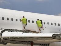 Palestinian twin turn airplane into a restaurant 
