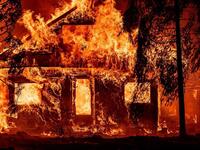 More scenes from the #dixiefire today - now over 180k acres and the largest California fire of the year so far. Some residents ignored evacuation orders and decided to stay and defend their homes.