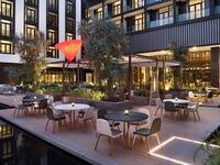 يقع فندق وأجنحة لافيل سيتي ووك La Ville Hotel & Suites في دبي، ويبعد 1.8 كم من برج خليفة، و2.1 كم من نافورة دبي.  اشعر وكأنك في منزلك عند الإقامة في واحدة من 156 غرفة ضيافة مكيفة