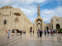 المركز السابع: سلطنة عُمان، توفر إطلالة على التراث الفريد والحصون والقلاع، وتشتهر بنظام الري وبعض المعالم السياحية الرائعة.