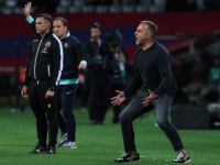 قبل الكلاسيكو.. فليك يعترف بخطئه ويعد بتغيير سلوكه بعد الطرد