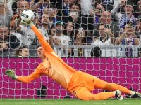 تشيزني يحفر اسمه في تاريخ الكلاسيكو (Photo by Oscar DEL POZO / AFP) تشيزني يحفر اسمه في تاريخ الكلاسيكو