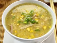 شوربة شتوية كلاسيكية بالدجاج والذرة