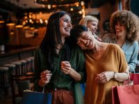 لماذا تسمى الجمعة السوداء وليس الجمعة الحمراء؟