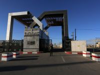 إسرائيل تفتح معبر رفح لخروج سكان غزة إلى مصر