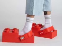 كروكس تصنع حذاءً مستوحى من ليغو