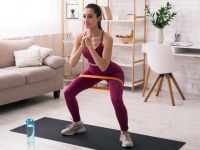 السكوات: التمرين الأقوى لتشكيل الأرداف وتقوية الجسم بالكامل