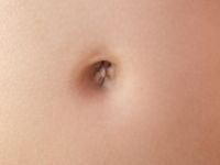 سرة البطن: نقطة الطاقة والصحة في جسم الإنسان