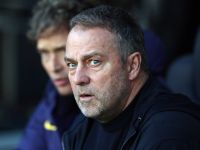 فليك يواجه حيرة في خط الوسط قبل مواجهة أتلتيكو مدريد