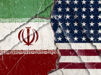 علم الولايات المتحدة وإيران (shutterstock)