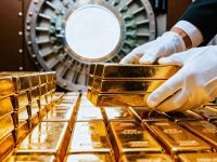 الذهب يصعد بدعم الدولار