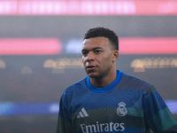 خلاف بين معسكر مبابي وريال مدريد حول الجدول الزمني للتعافي