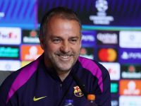 مدرب برشلونة يحسم موقفه: أريد إنهاء مسيرتي هنا