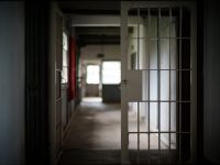  احتجاز أسرة مصرية في أميركا على خلفية استخدام قنابل حارقة