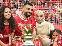 محمد صلاح وزوجته
