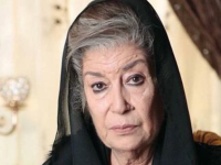 الفنانة منى واصف تتهم كنتها بالسرقة...تفاصيل 