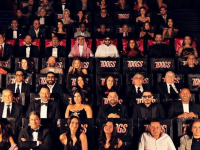 نجوم الفن يضيئون السجادة الحمراء لفيلم "7Dogs "في عرض خاص 