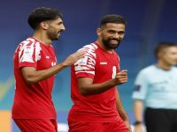 يزن النعيمات وعلي علوان خلال مباراة للمنتخب الأردني