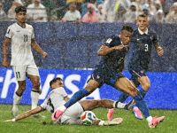 الطقس الصعب سيطر على مباراة فرنسا والعراق
