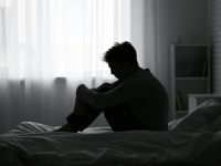 قبل فوات الأوان.. علامات اكتئاب مبكرة عند الشباب