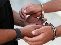 الأمن الداخلي في درعا يعلن توقيف متزعم عصابة متهم بجرائم قتل وسلب والاتجار بالمخدرات.