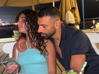 بعيدًا عن الملاعب.. محمد صلاح يشارك أجمل لحظاته مع ابنتيه..(صور)