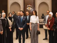 إطلالة الأميرة رجوة في قصر بسمان: أناقة كلاسيكية تخطف الأنظار برفقة الأمير الحسين