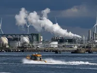 One killed, six injured in explosion at Rotterdam Port facility