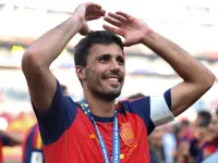 هل سيلعب رودري مع برشلونة ضد الأهلي في كأس خوان غامبر؟