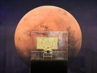 The MarCo, one of two CubeSats launched and following the InSight, marking the first time this kind of spacecraft has flown into deep space, is on display at the NASA Jet Propulsion Laboratory (JPL) in Pasadena, California.
Frederic J. BROWN / AFP