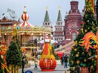A picture taken on March 1, 2019 shows the decorations for the Shrovetide spring festival outside the Kremlin in Moscow. Mladen ANTONOV / AFP