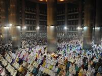 Jakarta, Indonesia - With the biggest Muslim population in the world, there are a lot of hungry bellies in Indonesia during the 