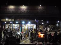 Pakistani customers gather at the Tory Kebab House in Namak Mandi in Peshawar.
ABDUL MAJEED / AFP