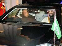 Saudi Arabia's Crown Prince Mohammed Bin Salman warmly welcomed by Pakistan's Prime Minister Imran Khan (Twitter)